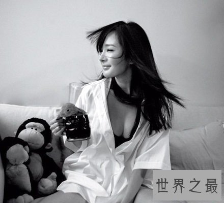 【图】杨幂男人装性感写真 妩媚诱惑身体尽显！