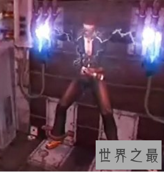 【图】严刑逼供中的电刑拷问 却让女孩子下体流出那种