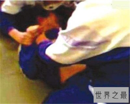 【图】慈溪摸奶事情全套艳照流出 竟然为了班级勾结任