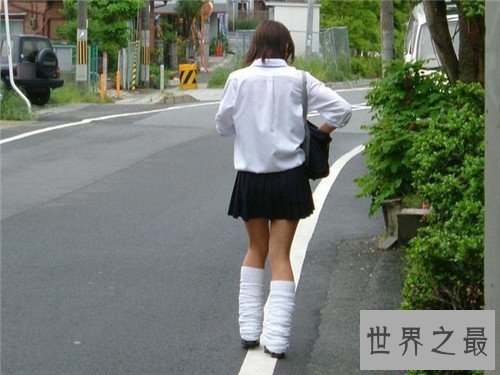 【图】世界上最短的裙子是什么 短裙苗族制造16厘米长