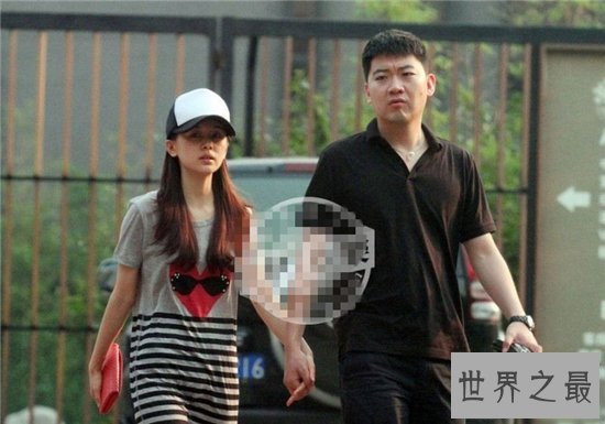 【图】王子文老公刘丰源微博晒亲密照 两人生存甘美已