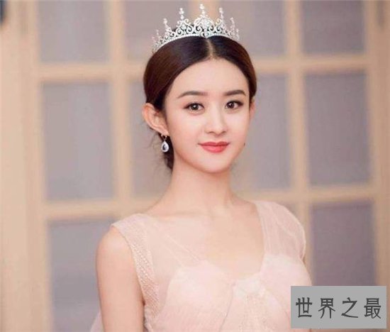 【图】赵丽颖的胸平整却不垫胸贴 现在登上男人装性感