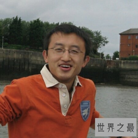 【图】莫磊是八十年代的一个黑帮老大 权利十分的大