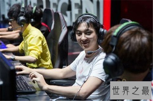 【图】熊猫直播平台获明星加盟，却流出不雅视频