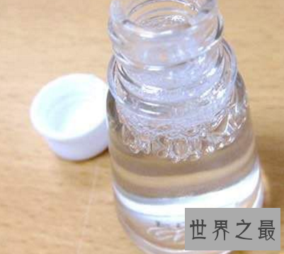 【图】圣水是什么 重口味的货色 是SM中女客人的尿液