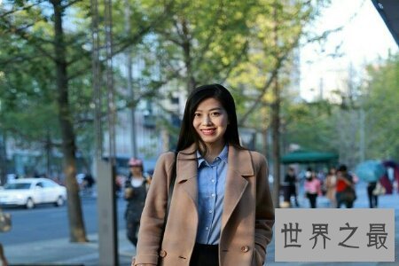 【图】成都街拍 美女密集 衣着气质一点也不亚于明星