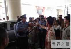 【图】飙血哥事件经过介绍 网友表示长得像施瓦辛格