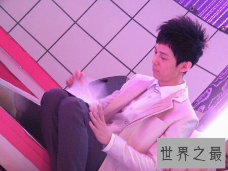 【图】何炅异性恋是真是假 网上很传播啊