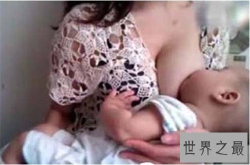 【图】喂奶门事情惊动上海 曾无情侣在公园上演喂奶