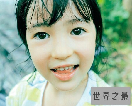 【图】夏天poppy真的是事实当中的小天使 长得好可恶