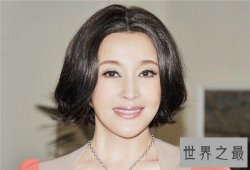【图】刘晓庆删照门是怎么回事 与化妆师合影疑似走光