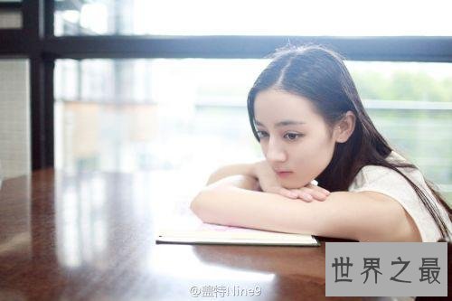 【图】四小花旦迪丽热巴的胸 尺度略大让人流鼻血