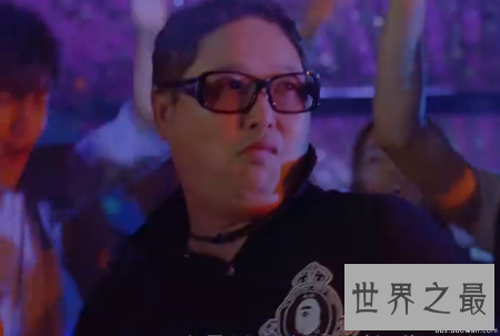 【图】pdd扔蛇门是向父母要钱 花钱大手大脚的事件