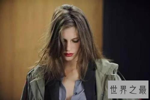 【图】法国美女风情万种 卡洛尔·布盖可谓冷傲女王