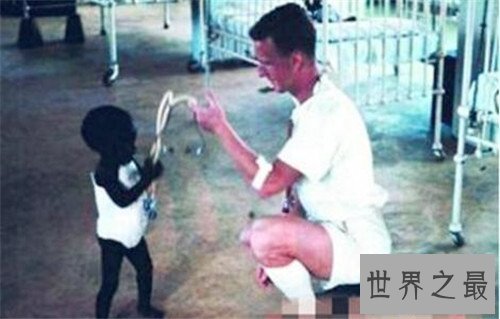 【图】世界上最黑的人是谁 丁卡人部落可谓黑到没有眼