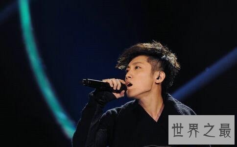 【图】中国知名的唱歌软件 每个唱进去都有巨星范