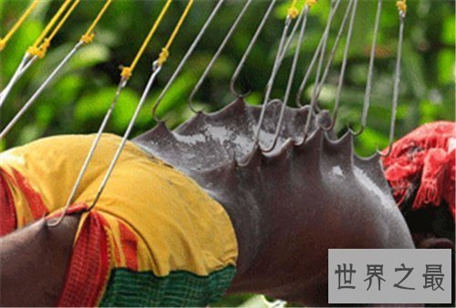 【图】人体悬挂终究是艺术还是惩罚 北京酒吧归纳人体