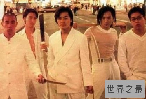 【图】崩牙驹出狱的排场,看完你就知道他为什么会叱