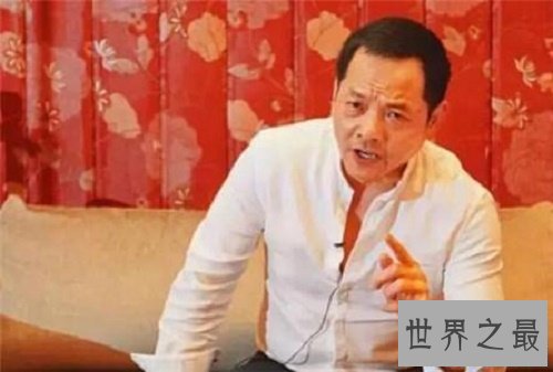 【图】崩牙驹出狱的排场,看完你就知道他为什么会叱