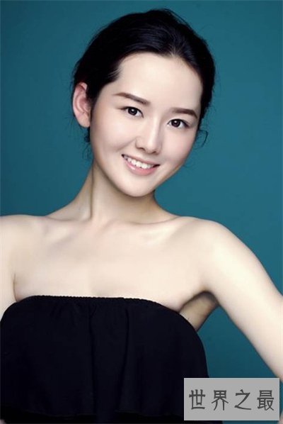 【图】杨立新老婆是谁 没想到他老婆和他儿子年龄差不