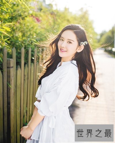 【图】杨立新老婆是谁 没想到他老婆和他儿子年龄差不