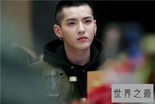 【图】清点领有黄金比例脸的明星 黄金比例脸标准引见