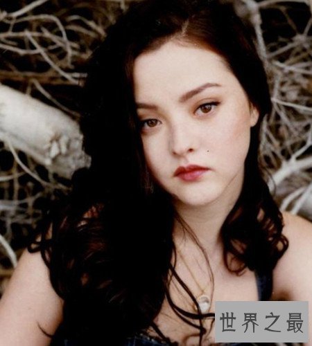 【图】世界上最矮的超模，戴文·青木身高168(三国混血