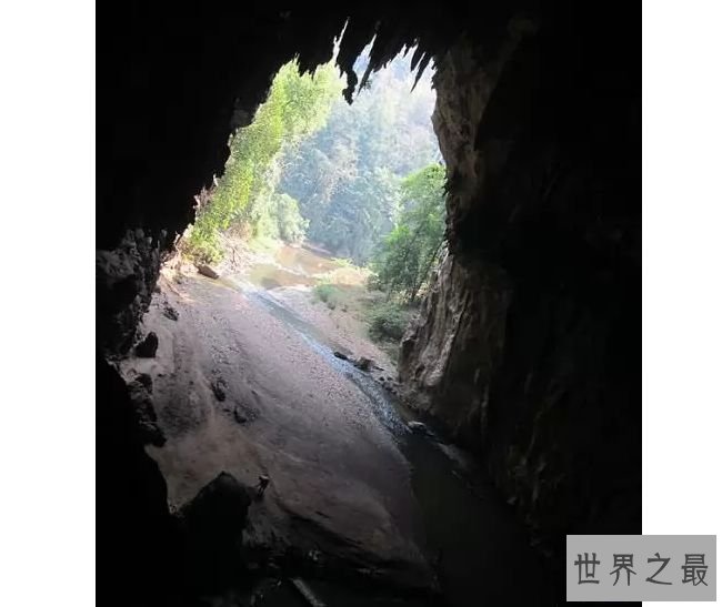 泰国谭罗德洞穴