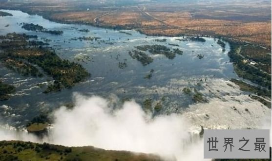 世界上最风险的游泳池,魔鬼池地处维多利亚瀑布悬崖边 世界上最风险的游泳池,魔鬼池地处维多利亚瀑布悬崖边