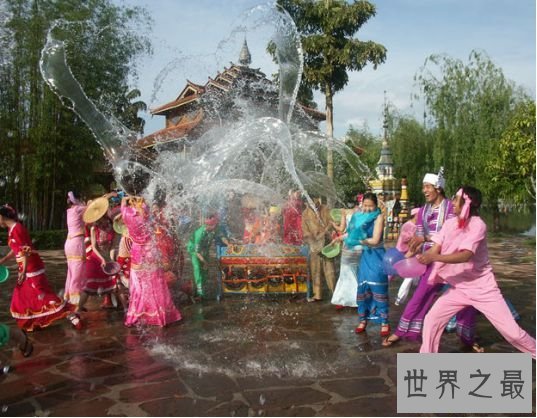 7.中国:傣族泼水节 7.中国:傣族泼水节