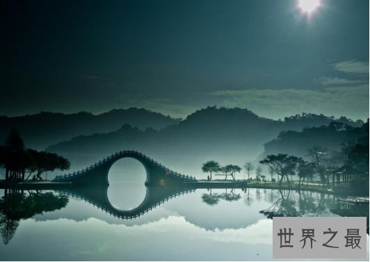 10.中国 台北大湖公园月亮桥
