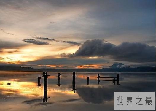  9.萨尔瓦多：伊洛潘戈湖火山