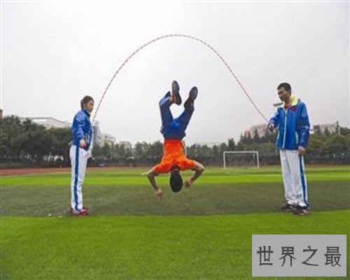 【图】世界上100米向前倒立行走最快的人-张爽