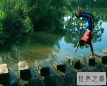 【图】世界上100米向前倒立行走最快的人-张爽