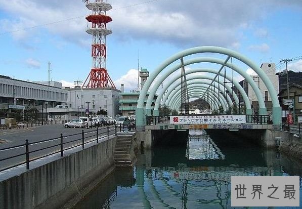 世界上最窄的海峡 不到十米的土渊海峡