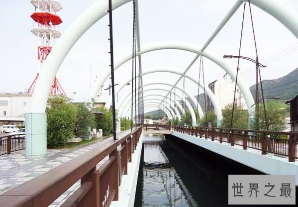 世界上最窄的海峡 不到十米的土渊海峡