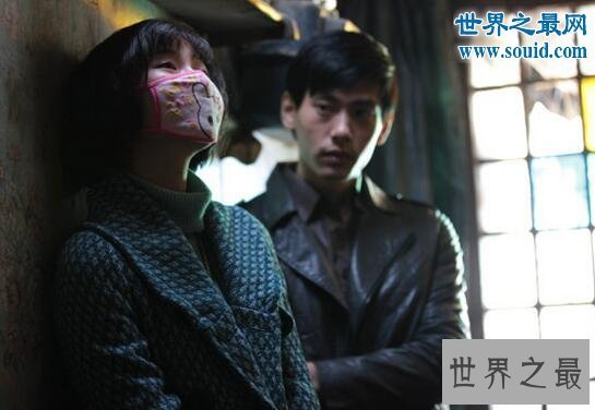 【图】吻戏最多的电影，香水有毒(性感骚妇色诱水管工