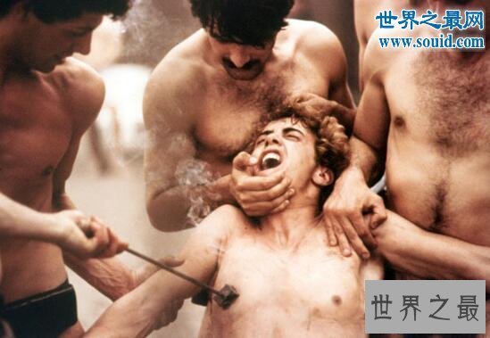 【图】最恶心的电影，演员吃的粪便是真的(粉红火烈鸟