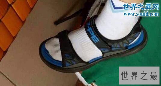 【图】直男癌的十大衣着特色，愚昧的凉鞋里面穿袜子