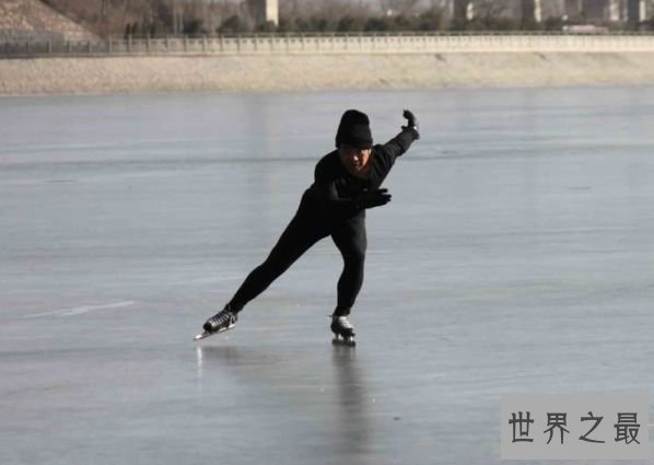世界上最大的自然溜冰场 长达11公里的业余赛道