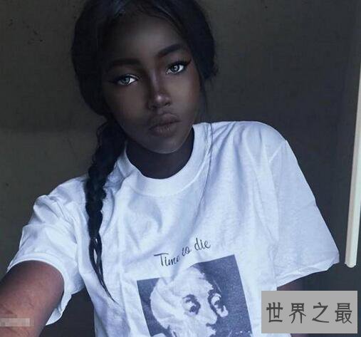 【图】世界上皮肤最黑的网红，巧克力版芭比娃娃