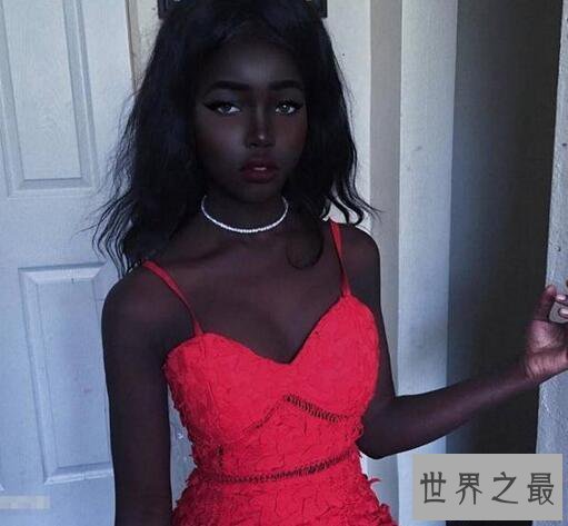 【图】世界上皮肤最黑的网红，巧克力版芭比娃娃