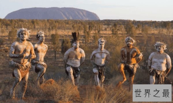 世界上最大的石头 长达十公里的地球纪念碑