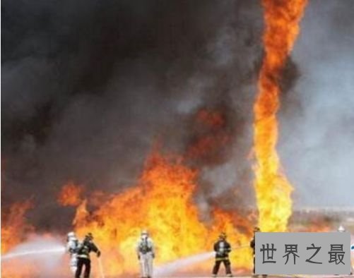 1.美国火焰龙卷风 2014年