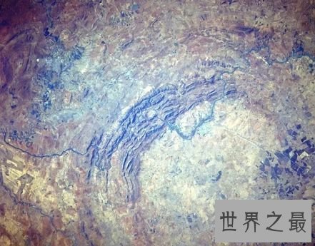 【图】世界上最大陨石坑 直径达300公里