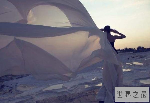 世界上最美的石灰岩 隐藏在云海中的棉花堡