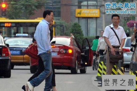 【图】董卿的老公和孩子照片曝光，大款老公身价百亿