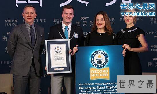 【图】世界上最大规模的电影特技爆破，007消耗33公斤炸