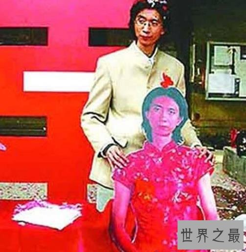 【图】世界上最不可思议的婚姻，人与尸体与眼镜蛇结