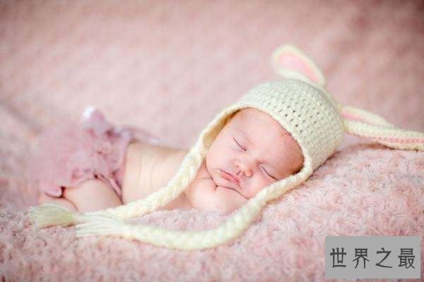 【图】清点世界最小母亲，琳娜·玛迪纳5岁就当妈